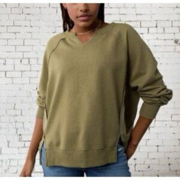 American eagle extremely soft lived in oversized crewneck sweatshirt. - Picture 1 of 5